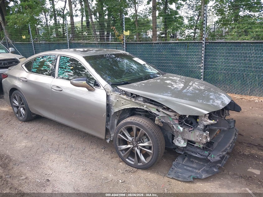 2020 Lexus ES VIN 58AGZ1B14LU069632 IAAI salvage auction — FRONT END, Salvage (Virginia), sold $7,400 on 2026-07-25 (photo 1)