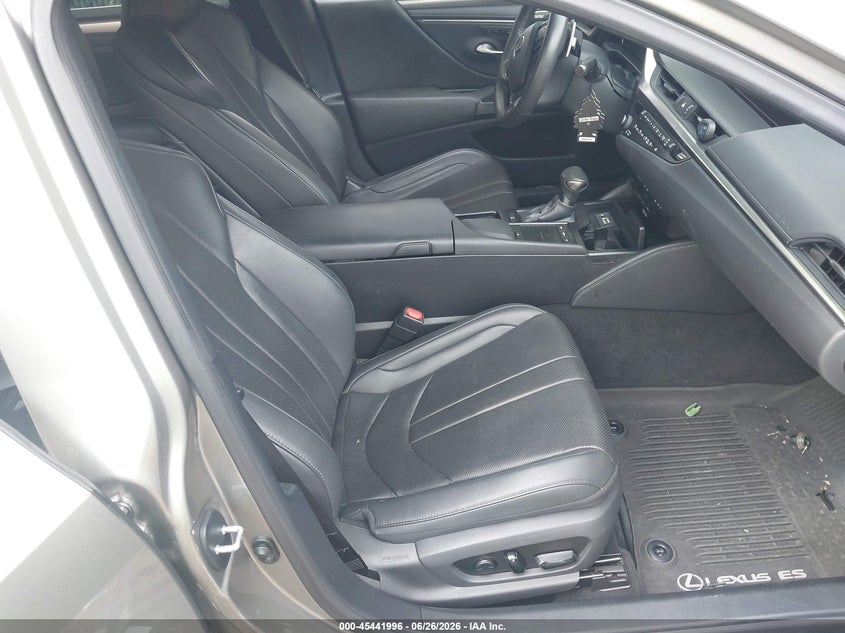 2020 Lexus ES VIN 58AGZ1B14LU069632 IAAI salvage auction — FRONT END, Salvage (Virginia), sold $7,400 on 2026-07-25 (photo 5)