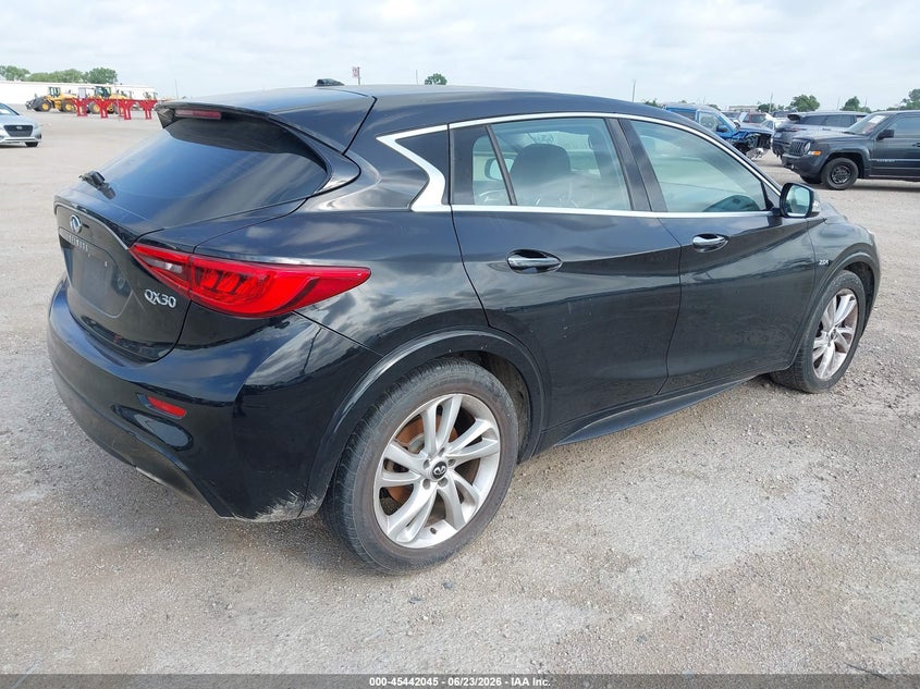 2017 Infiniti Qx30 VIN SJKCH5CP4HA035252 IAAI salvage auction — NORMAL WEAR, Original (Texas), sold $1,750 on 2026-07-21 (photo 4)