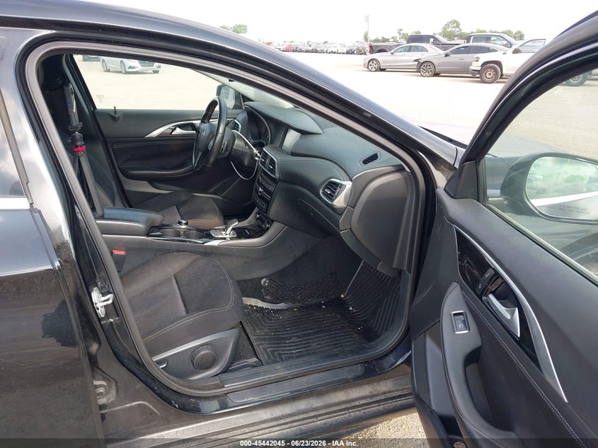 2017 Infiniti Qx30 VIN SJKCH5CP4HA035252 IAAI salvage auction — NORMAL WEAR, Original (Texas), sold $1,750 on 2026-07-21 (photo 5)