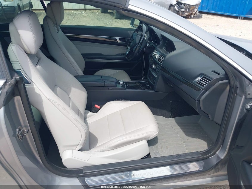 2014 Mercedes-benz E-klasse VIN WDDKK5KF3EF261926 IAAI salvage auction — VANDALISM, Original (Texas), sold $6,400 on 2026-07-30 (photo 5)