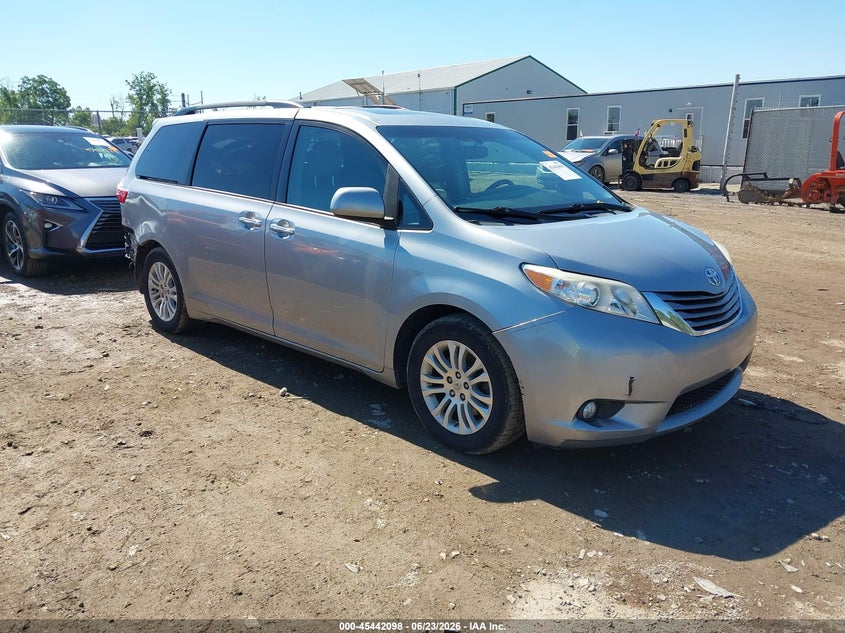 2015 Toyota Sienna VIN 5TDYK3DC3FS679285 IAAI salvage auction — FRONT & REAR, Bill Of Sale (Kentucky), sold $1,850 on 2026-07-30 (photo 1)