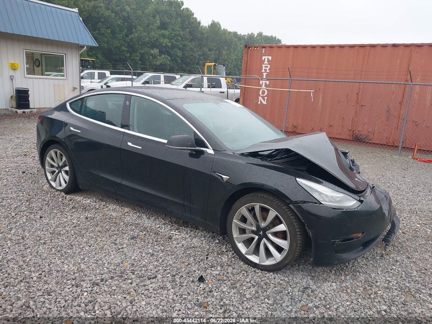 2018 Tesla Model 3 VIN 5YJ3E1EBXJF186681 IAAI salvage auction — LEFT FRONT, Wait Title, sold $2,850 on 2026-08-30 (photo 1)