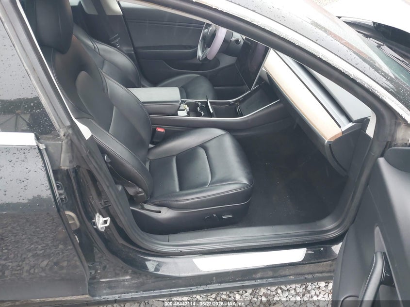 2018 Tesla Model 3 VIN 5YJ3E1EBXJF186681 IAAI salvage auction — LEFT FRONT, Wait Title, sold $2,850 on 2026-08-30 (photo 5)