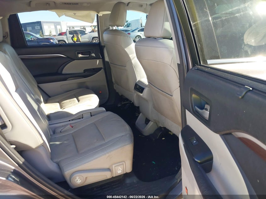 2016 Toyota Highlander VIN 5TDYKRFH9GS131871 IAAI salvage auction — FRONT END, Rebuildable (Florida), sold $3,000 on 2026-07-08 (photo 8)