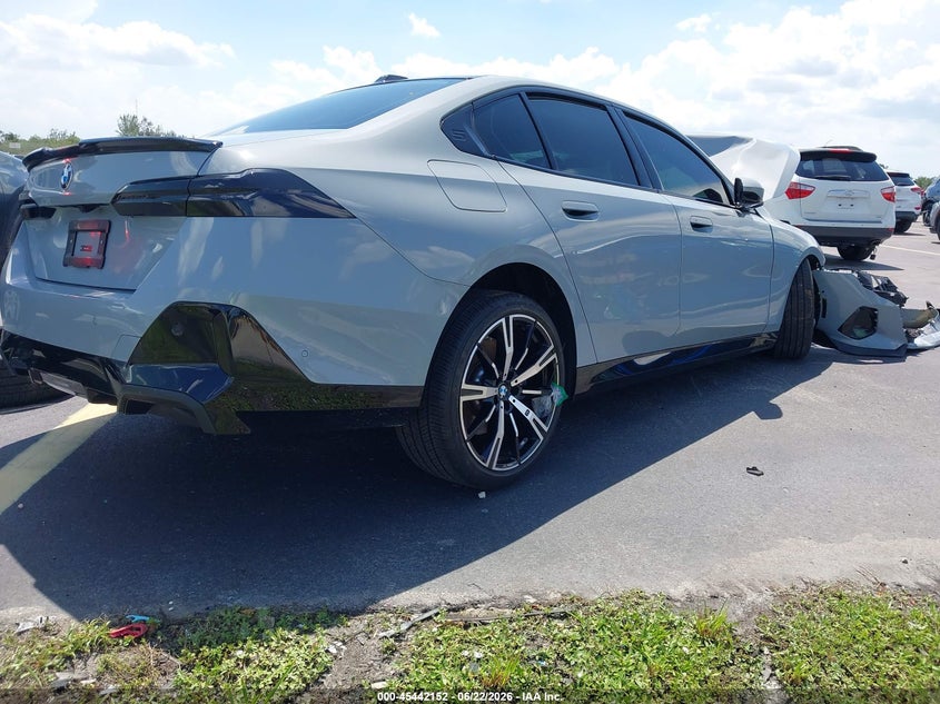 2025 BMW 5er VIN WBA43FJ0XSCU14332 IAAI salvage auction — FRONT END, Salvage Title, sold $18,900 on 2026-07-30 (photo 4)