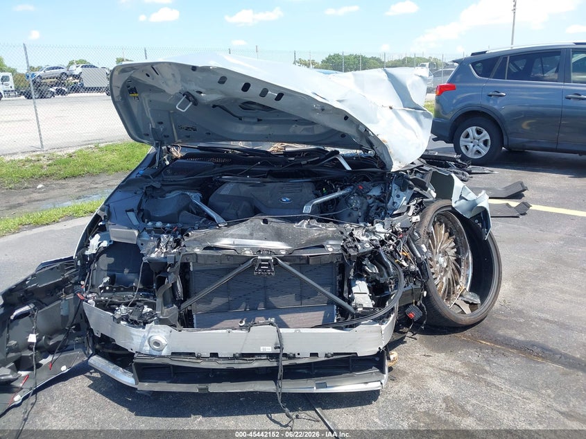 2025 BMW 5er VIN WBA43FJ0XSCU14332 IAAI salvage auction — FRONT END, Salvage Title, sold $18,900 on 2026-07-30 (photo 6)