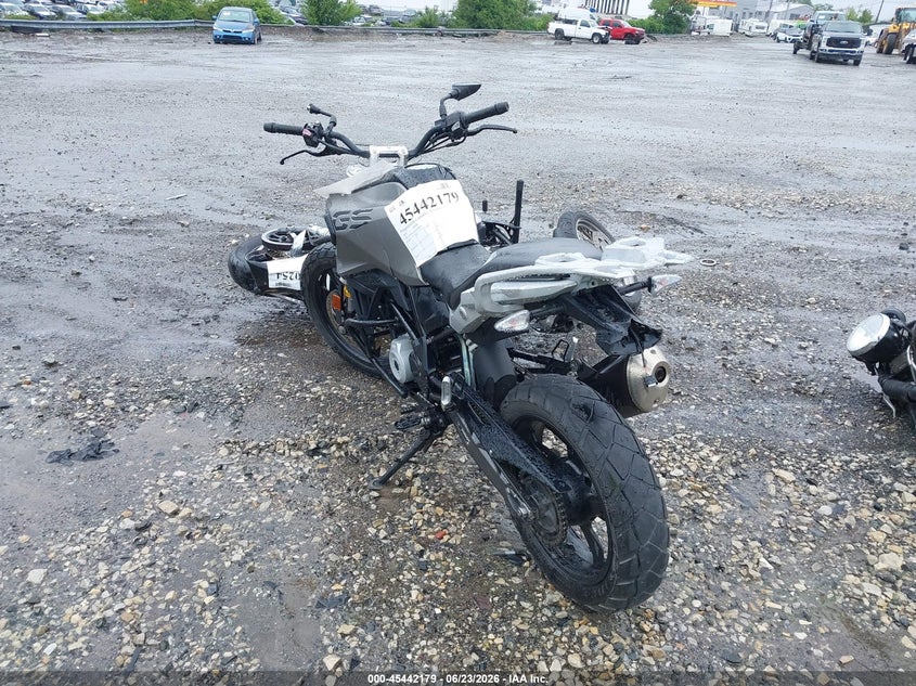 2019 BMW G 310 VIN WB30G1205KR826294 IAAI salvage auction — FRONT END, Salvage (Pennsylvania), sold $300 on 2026-07-22 (photo 3)