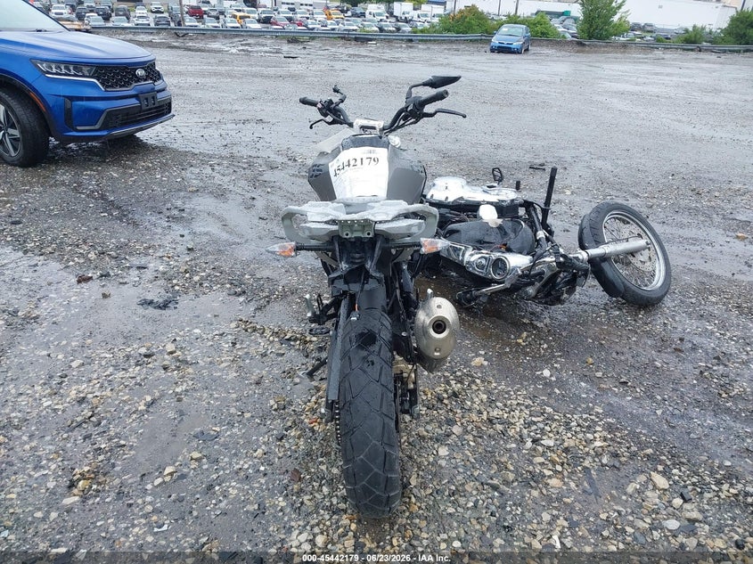 2019 BMW G 310 VIN WB30G1205KR826294 IAAI salvage auction — FRONT END, Salvage (Pennsylvania), sold $300 on 2026-07-22 (photo 6)