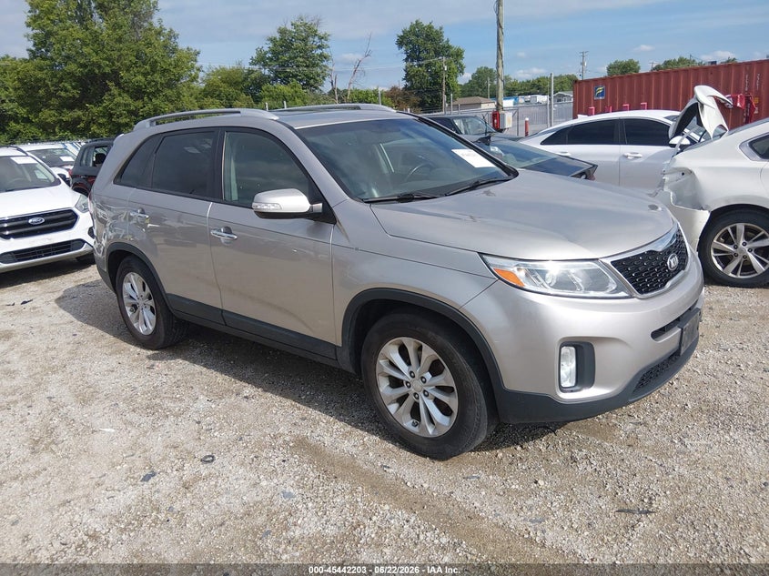 2014 Kia Sorento VIN 5XYKU4A74EG488032 IAAI salvage auction — NORMAL WEAR, Clear (Illinois), sold $825 on 2026-07-21 (photo 1)