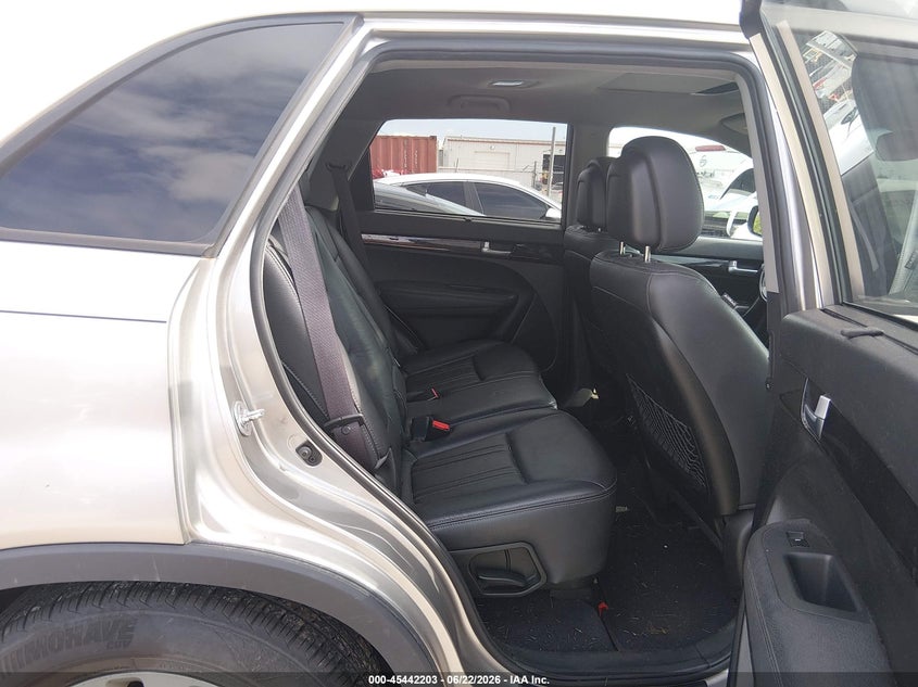 2014 Kia Sorento VIN 5XYKU4A74EG488032 IAAI salvage auction — NORMAL WEAR, Clear (Illinois), sold $825 on 2026-07-21 (photo 8)