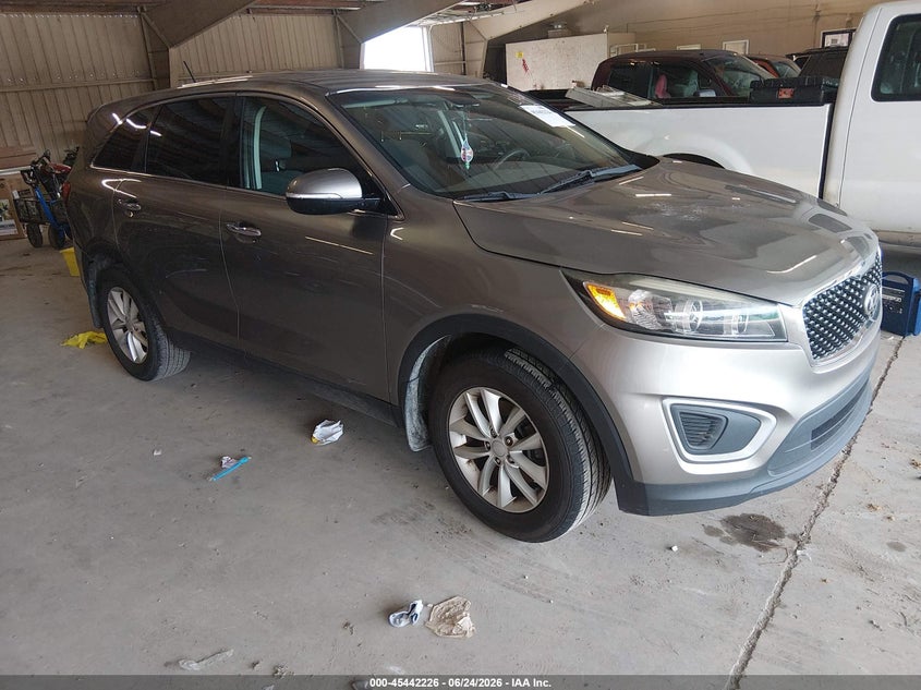2018 Kia Sorento VIN 5XYPG4A34JG424674 IAAI salvage auction — ENGINE DAMAGE, Clear (Tennessee), sold $1,300 on 2026-07-20 (photo 1)