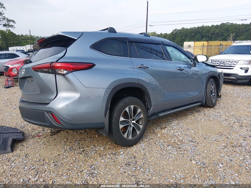 2021 Toyota Highlander VIN 5TDGZRAH2MS085276 IAAI salvage auction — LEFT SIDE, Salvage Title, sold $6,300 on 2026-07-31 (photo 4)