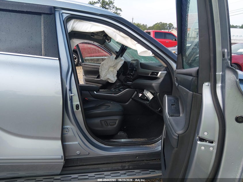 2021 Toyota Highlander VIN 5TDGZRAH2MS085276 IAAI salvage auction — LEFT SIDE, Salvage Title, sold $6,300 on 2026-07-31 (photo 5)