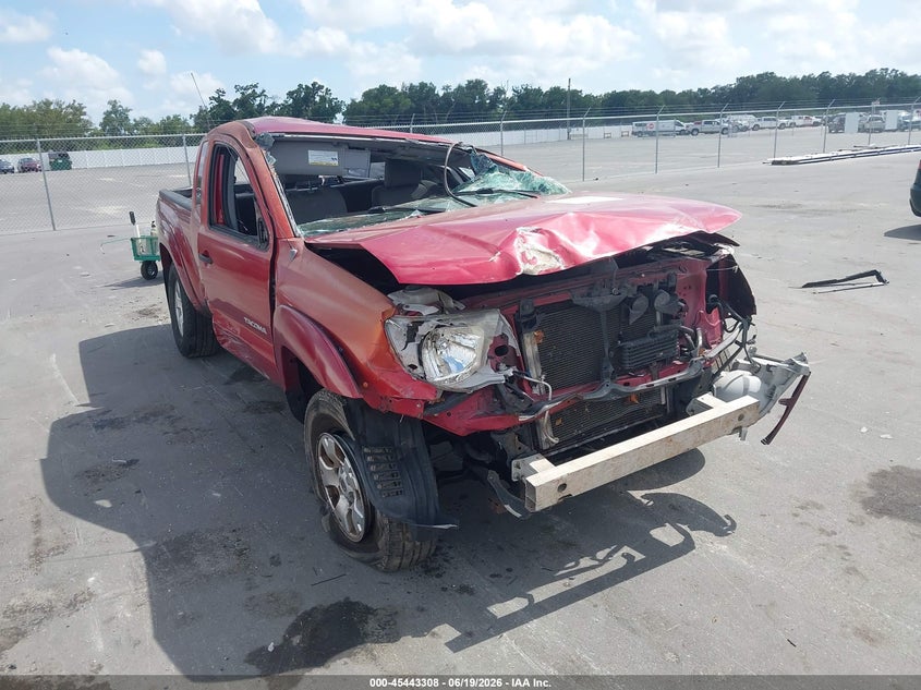 2008 Toyota Tacoma VIN 5TETU62N78Z563684 IAAI salvage auction — ROLLOVER, Rebuildable (Florida), sold $2,400 on 2026-07-20 (photo 1)