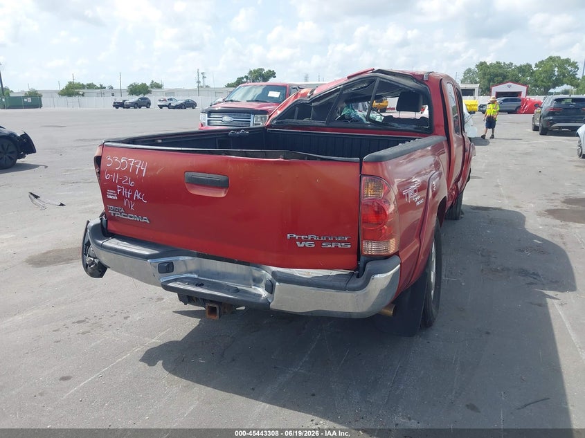 2008 Toyota Tacoma VIN 5TETU62N78Z563684 IAAI salvage auction — ROLLOVER, Rebuildable (Florida), sold $2,400 on 2026-07-20 (photo 4)