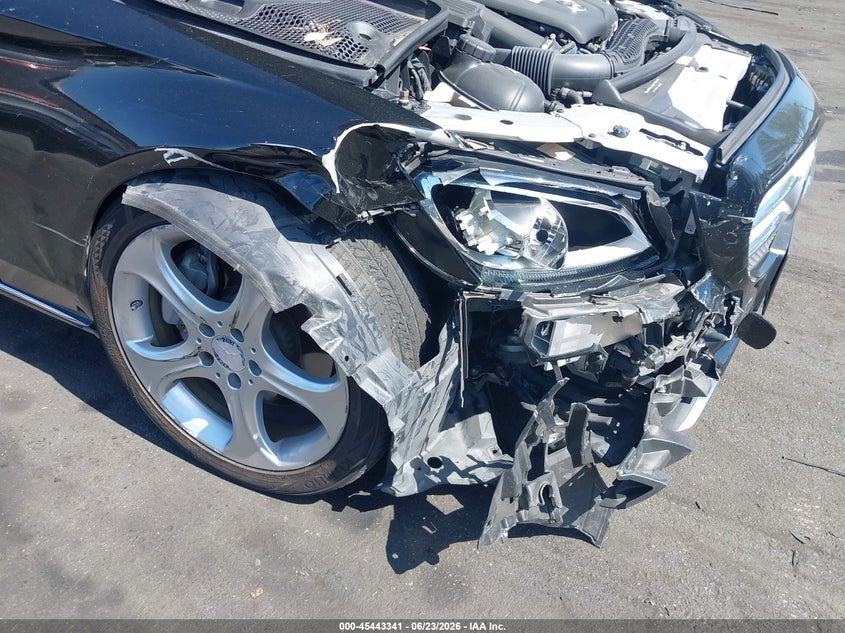 2018 Mercedes-benz C-klasse VIN 55SWF4JB8JU263080 IAAI salvage auction — RIGHT FRONT, Salvage Title, sold $5,400 on 2026-07-24 (photo 6)