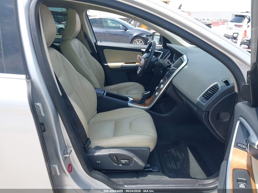2017 Volvo Xc60 VIN YV440MDU7H2103290 IAAI salvage auction — NORMAL WEAR, Original (Texas), sold $3,300 on 2026-07-08 (photo 5)