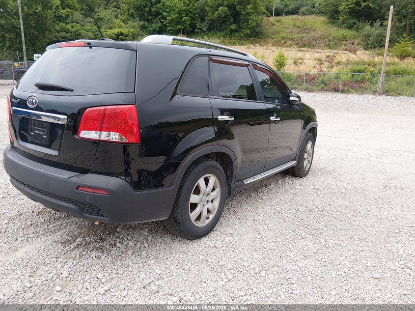 2013 Kia Sorento VIN 5XYKT3A63DG355412 IAAI salvage auction — ENGINE DAMAGE, Salvage Title, sold $600 on 2026-07-14 (photo 4)