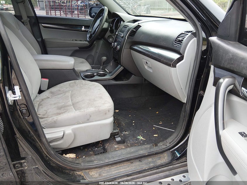2013 Kia Sorento VIN 5XYKT3A63DG355412 IAAI salvage auction — ENGINE DAMAGE, Salvage Title, sold $600 on 2026-07-14 (photo 5)
