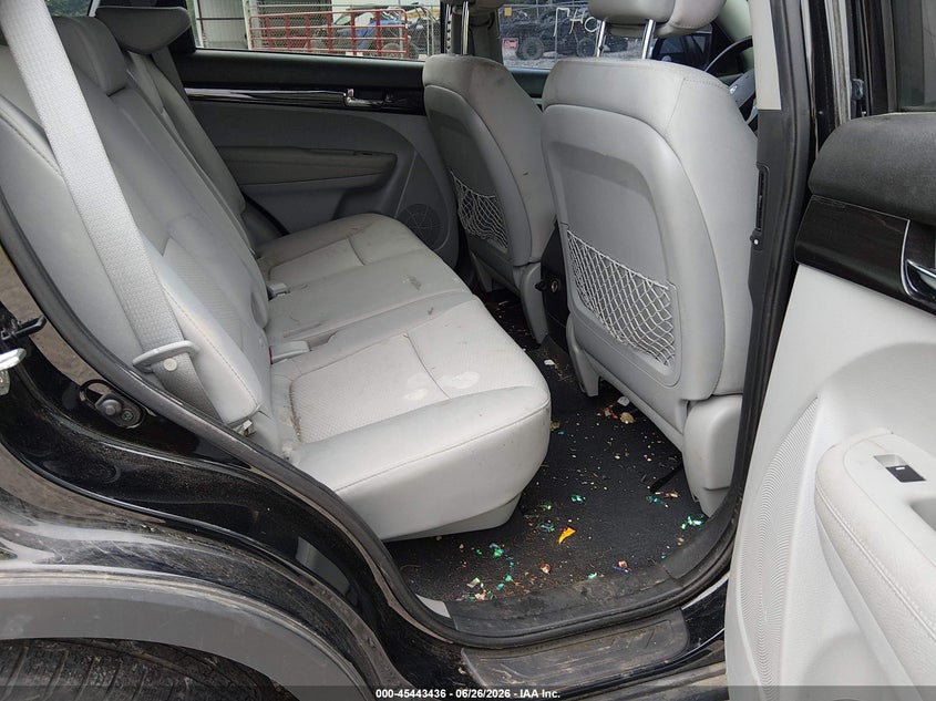 2013 Kia Sorento VIN 5XYKT3A63DG355412 IAAI salvage auction — ENGINE DAMAGE, Salvage Title, sold $600 on 2026-07-14 (photo 8)