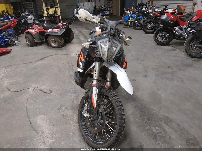 2021 Ktm 890 adventure VIN VBKTR6401MM819645 IAAI salvage auction — FRONT END, Salvage (California), sold $3,000 on 2026-07-28 (photo 5)