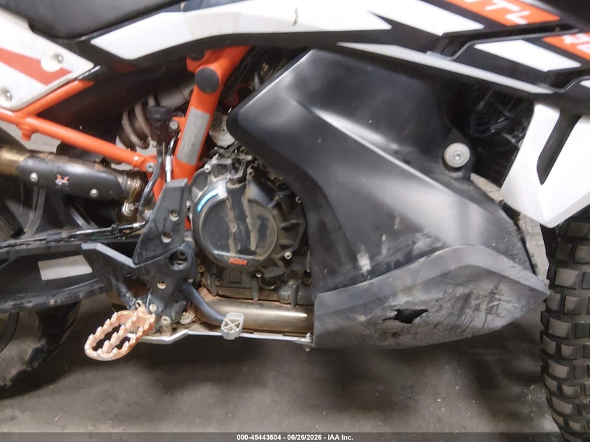 2021 Ktm 890 adventure VIN VBKTR6401MM819645 IAAI salvage auction — FRONT END, Salvage (California), sold $3,000 on 2026-07-28 (photo 8)