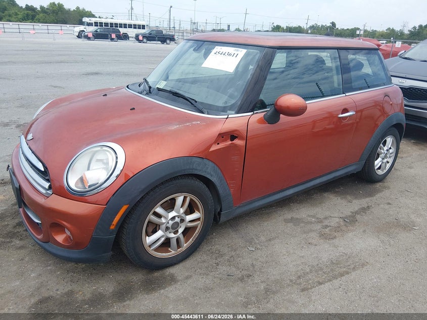 2013 Mini Hard top VIN WMWSU3C57DT683435 IAAI salvage auction — NORMAL WEAR, Clear (Louisiana), sold $300 on 2026-07-27 (photo 2)