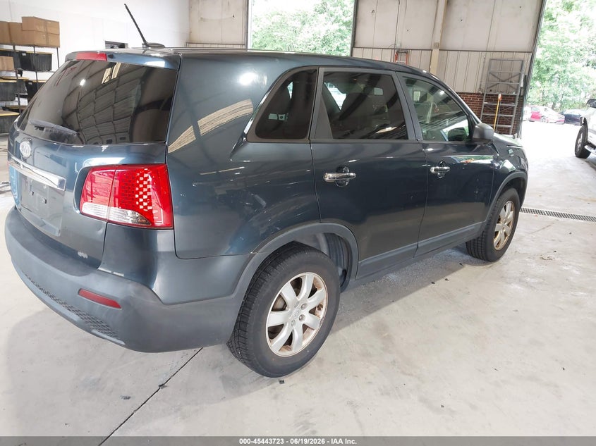 2011 Kia Sorento VIN 5XYKT3A18BG015674 IAAI salvage auction — NORMAL WEAR, Clear (North Carolina), sold $525 on 2026-07-23 (photo 4)