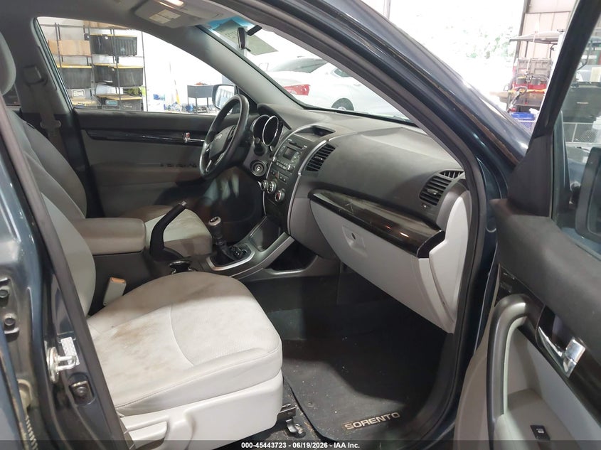 2011 Kia Sorento VIN 5XYKT3A18BG015674 IAAI salvage auction — NORMAL WEAR, Clear (North Carolina), sold $525 on 2026-07-23 (photo 5)