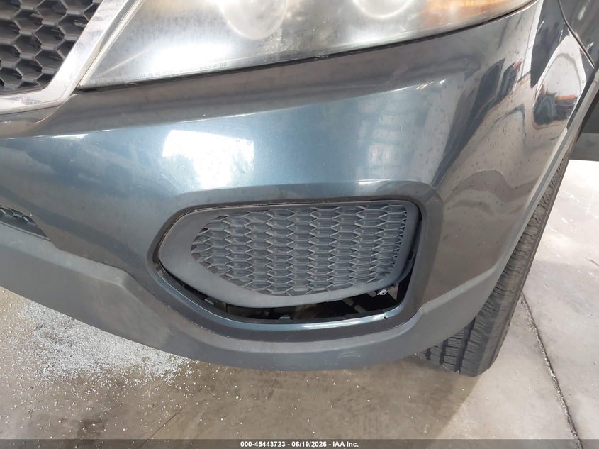 2011 Kia Sorento VIN 5XYKT3A18BG015674 IAAI salvage auction — NORMAL WEAR, Clear (North Carolina), sold $525 on 2026-07-23 (photo 6)