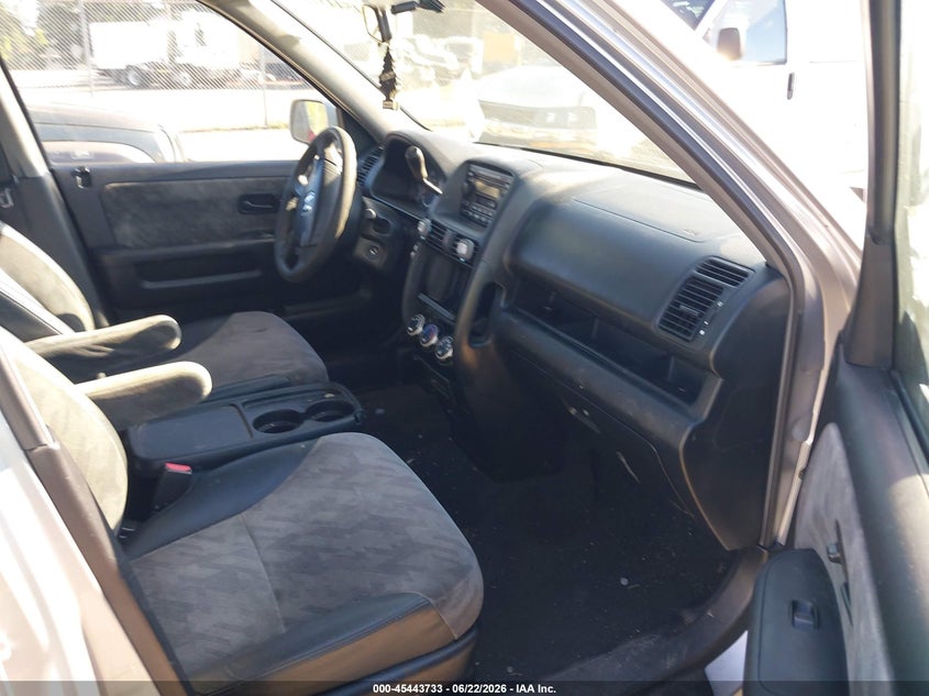2004 Honda Cr-v VIN JHLRD78814C038147 IAAI salvage auction — NORMAL WEAR, Rebuilt-Non-Public (Washington), sold $625 on 2026-07-15 (photo 5)