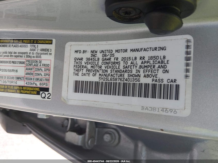 2006 Pontiac Vibe VIN 5Y2SL65876Z401356 IAAI salvage auction — REAR END, Original (Texas), sold $1,075 on 2026-07-10 (photo 9)