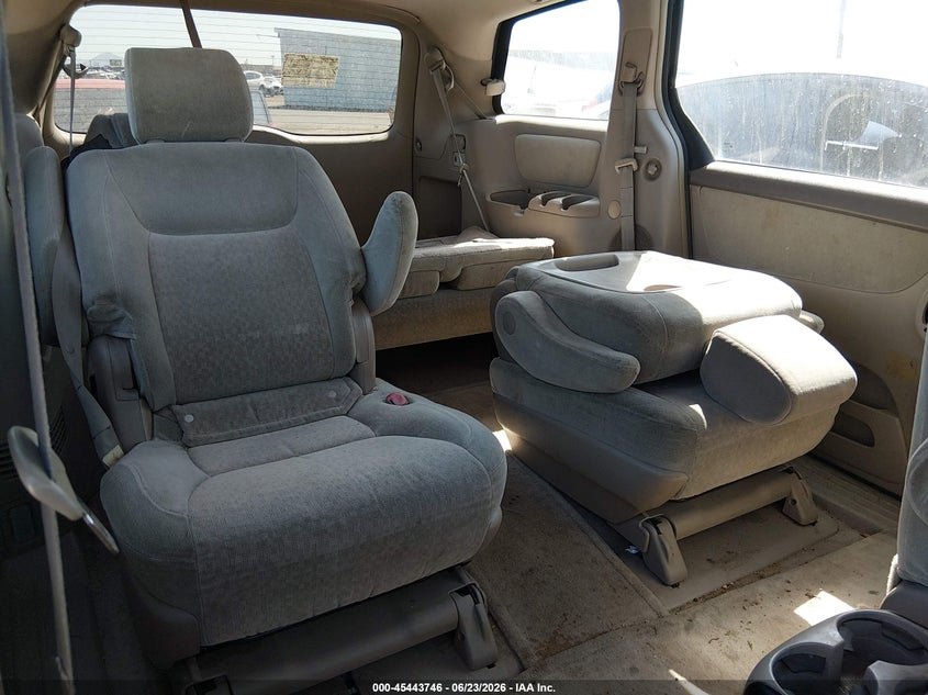 2005 Toyota Sienna VIN 5TDZA23C35S343413 IAAI salvage auction — NORMAL WEAR, Clear-Dealer Only (Arizona), sold $350 on 2026-07-28 (photo 8)