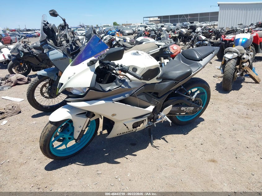 2024 Yamaha Yzf VIN MH3RH18Y0RK014967 IAAI salvage auction — SIDE, Salvage Title, sold $975 on 2026-07-28 (photo 2)