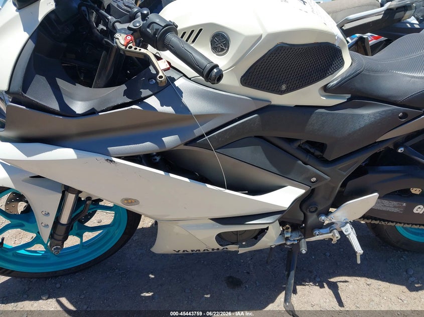 2024 Yamaha Yzf VIN MH3RH18Y0RK014967 IAAI salvage auction — SIDE, Salvage Title, sold $975 on 2026-07-28 (photo 9)