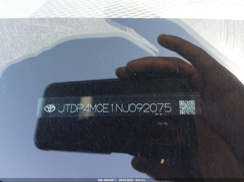 2022 Toyota Corolla VIN JTDP4MCE1NJ092075 IAAI salvage auction — SIDE, Salvage Title, sold $5,000 on 2026-08-02 (photo 8)