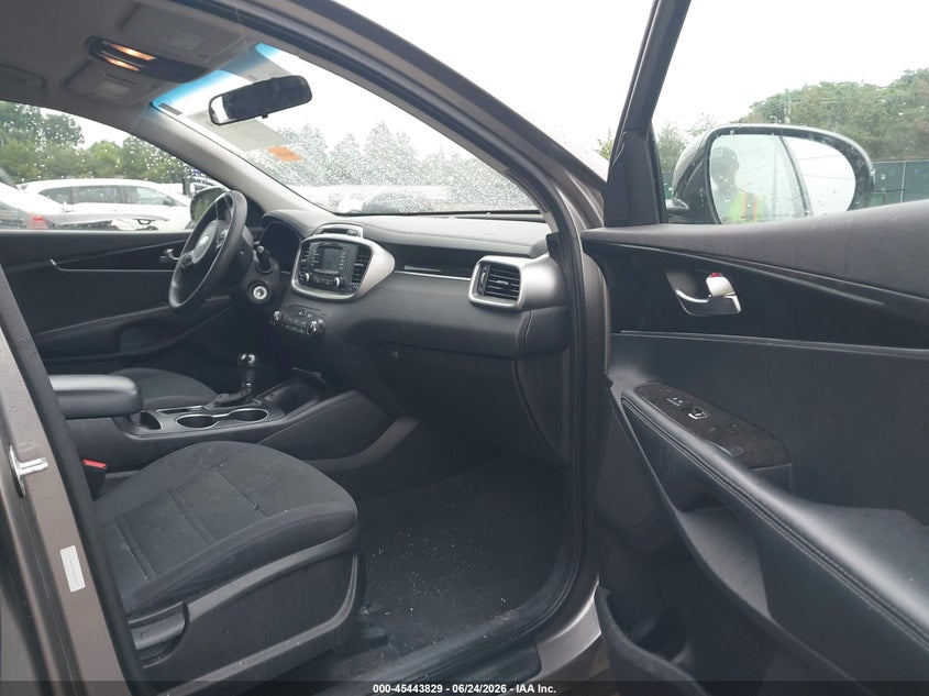 2016 Kia Sorento VIN 5XYPGDA35GG132993 IAAI salvage auction — REAR END, Salvage Title, sold $1,450 on 2026-08-01 (photo 5)