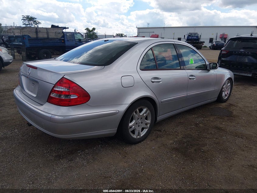 2006 Mercedes-benz E-class VIN WDBUF56J96A797153 IAAI salvage auction — NORMAL WEAR, Clear (Illinois), sold $375 on 2026-07-22 (photo 4)