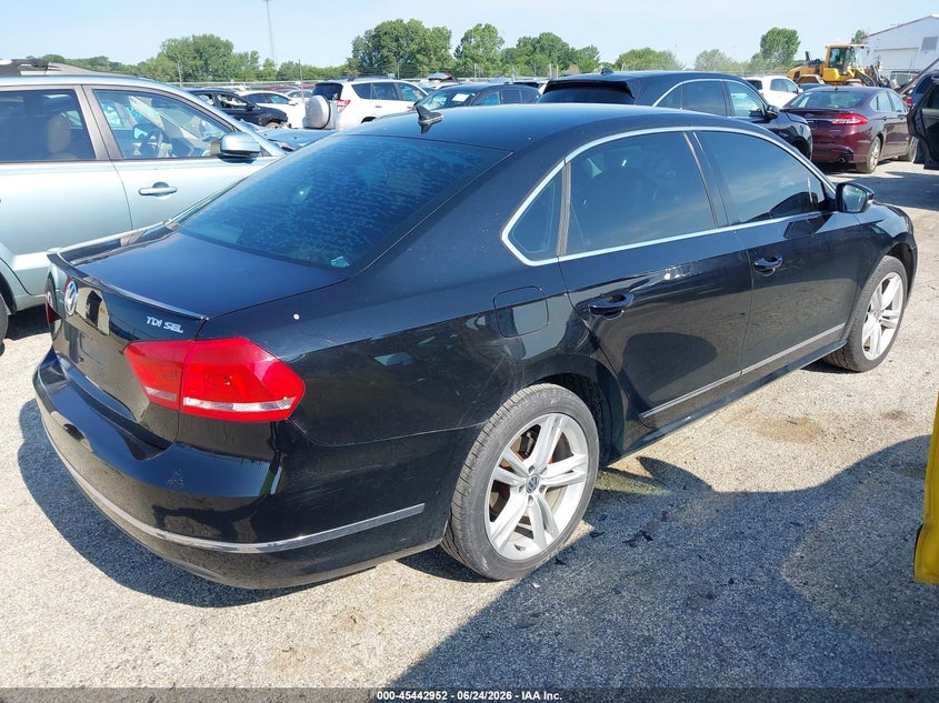 2014 Volkswagen Passat VIN 1VWCN7A30EC068835 IAAI salvage auction — LEFT FRONT, Salvage (Illinois), sold $800 on 2026-07-29 (photo 4)