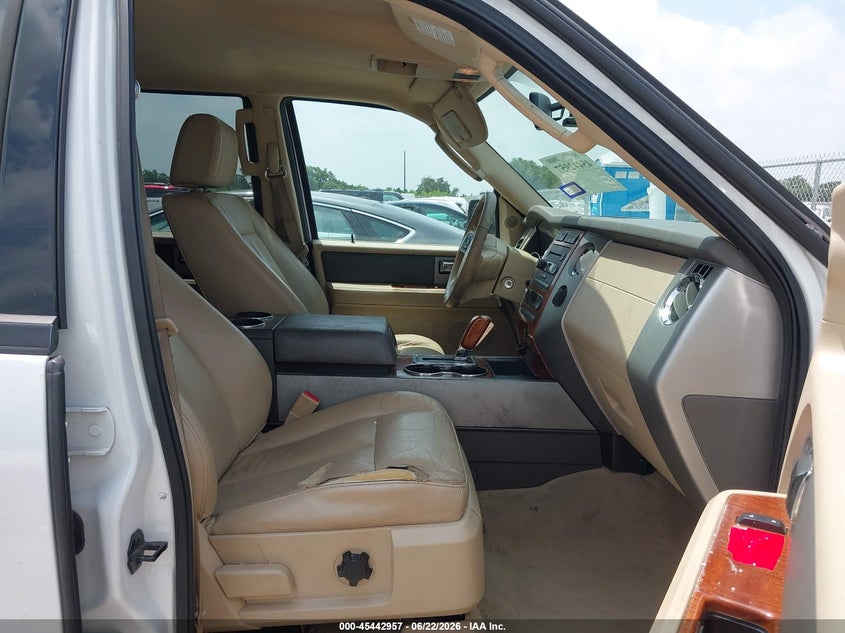 2007 Ford Expedition VIN 1FMFU17567LA66529 IAAI salvage auction — SIDE, Salvage (Texas), sold $575 on 2026-07-09 (photo 5)