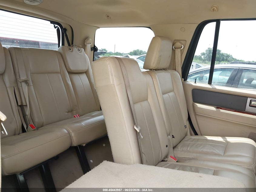 2007 Ford Expedition VIN 1FMFU17567LA66529 IAAI salvage auction — SIDE, Salvage (Texas), sold $575 on 2026-07-09 (photo 8)