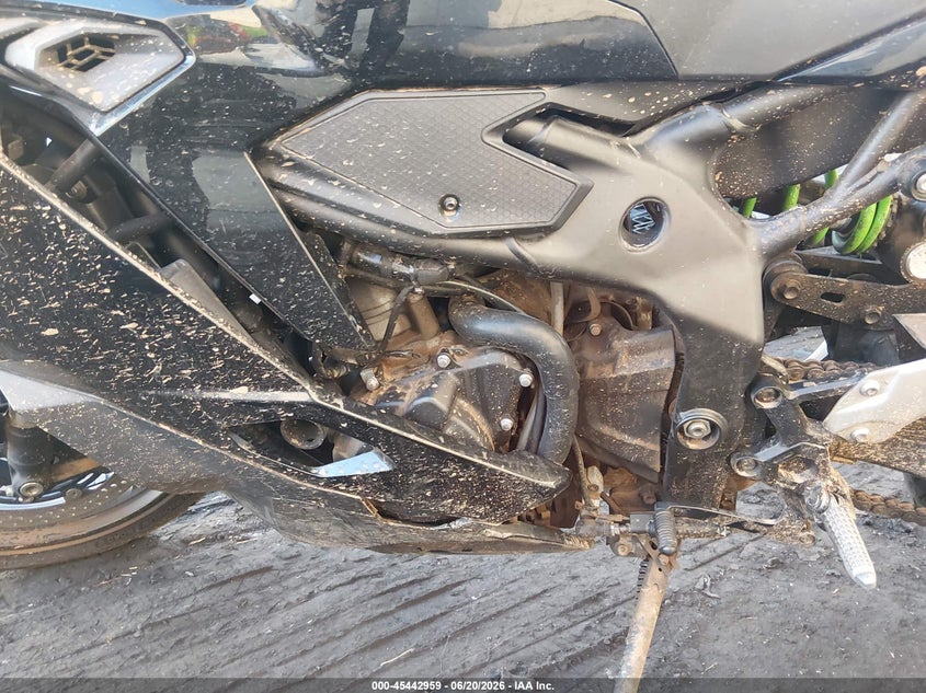 2024 Kawasaki Zx VIN ML5ZXCS14RDA09961 IAAI salvage auction — THEFT, Salvage Title, sold $1,300 on 2026-07-23 (photo 9)