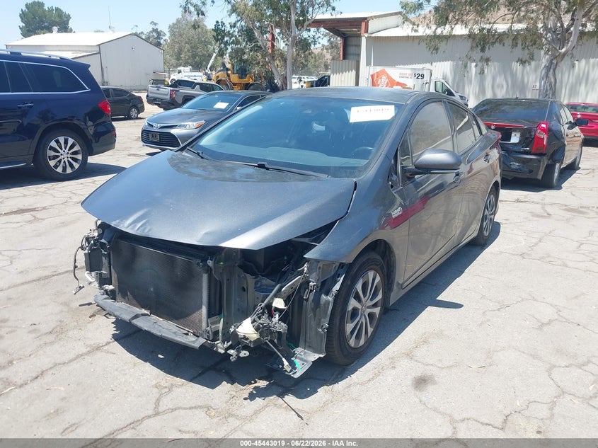 2020 Toyota Prius VIN JTDKARFP5L3137615 IAAI salvage auction — FRONT END, Wait Title, sold $6,600 on 2026-09-22 (photo 2)