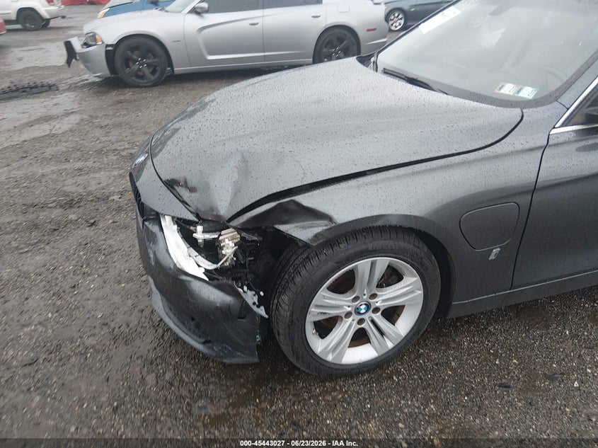 2017 BMW 3er VIN WBA8E1C36HA159348 IAAI salvage auction — LEFT FRONT, Salvage Title, sold $3,850 on 2026-08-02 (photo 6)