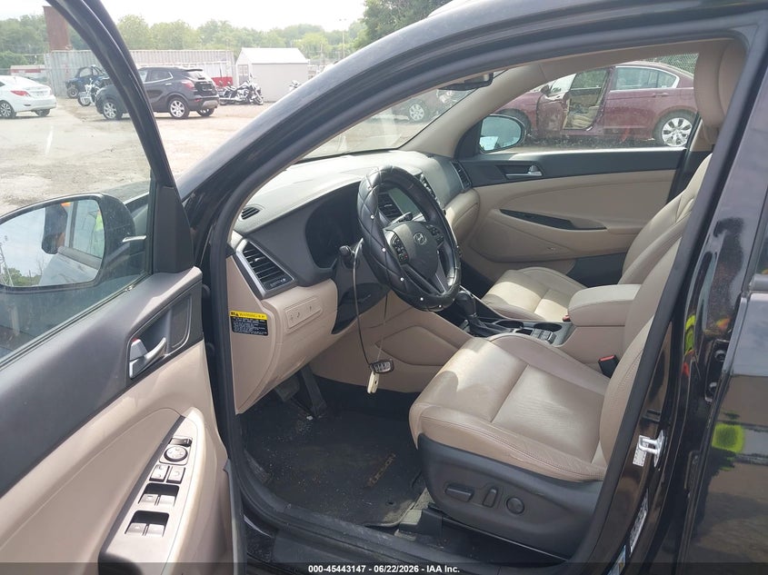 2017 Hyundai Tucson VIN KM8J33A43HU430703 IAAI salvage auction — NORMAL WEAR, Salvage Title, sold $2,650 on 2026-07-17 (photo 5)