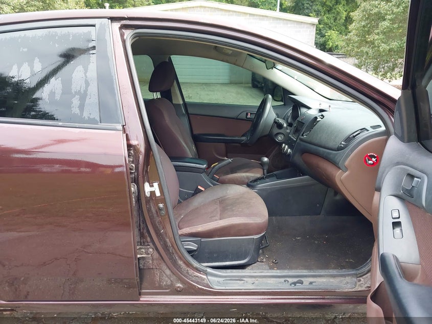 2010 Kia Forte VIN KNAFU4A29A5158344 IAAI salvage auction — NORMAL WEAR, Clear (Tennessee), sold $225 on 2026-07-15 (photo 5)
