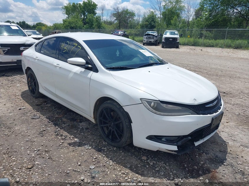 2015 Chrysler 200 VIN 1C3CCCDG8FN511999 IAAI salvage auction — FRONT END, Clear (Wisconsin), sold $1,800 on 2026-07-09 (photo 1)