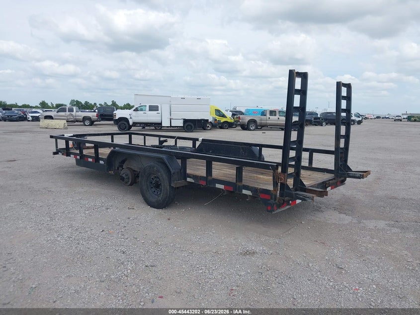 2022 Big tex trailer co inc Special VIN 16V1W2426N2112974 IAAI salvage auction — SIDE, Original (Texas), sold $1,325 on 2026-08-26 (photo 3)