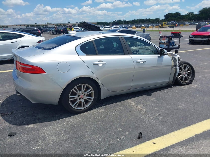 2017 Jaguar Xe VIN SAJAD4BG1HA956007 IAAI salvage auction — ENGINE BURN, Rebuildable (Florida), sold $375 on 2026-07-16 (photo 4)